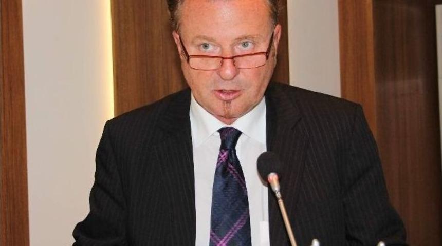 K&ouml;stinger: &ldquo;schengen Vizesi&rsquo;ne Başvuru Konusunda Haksızlık Var&rdquo;