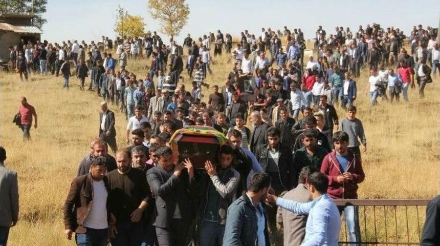 Ankara&rsquo;daki Patlamada &Ouml;len Zakir Karabulut Bitlis&rsquo;te Toprağa Verildi