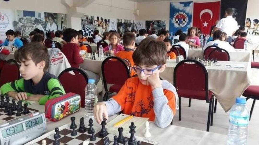 Manisa&rsquo;da Satran&ccedil; Turnuvası