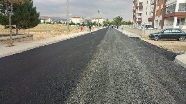 İnönü Mahallesi Behsat Ecemiş Caddesi Asfaltlama Çalışması Tamamlandı