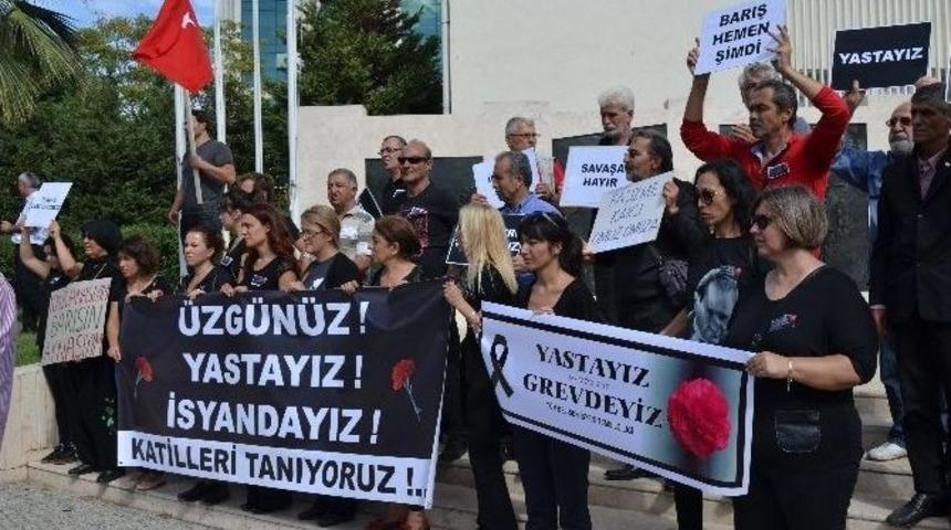 Sel&ccedil;uk Halkı Ter&ouml;re Tepki İ&ccedil;in Sokaklara D&ouml;k&uuml;ld&uuml;