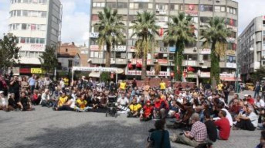 Edremit&rsquo;te Sendikalardan Oturma Eylemi