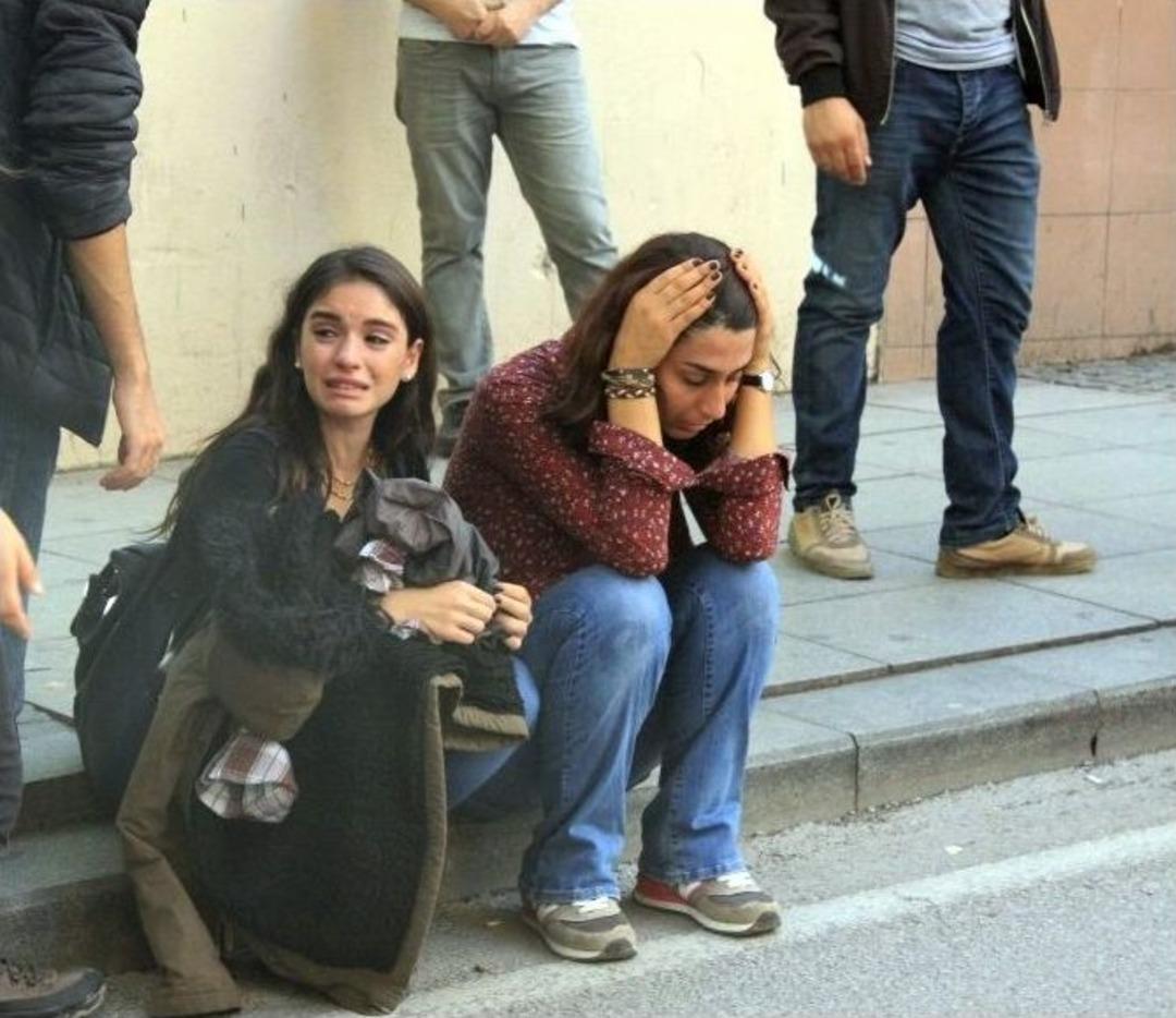 Yolu Kapatan Gruba Polis M&uuml;dahalesi: 13 G&ouml;zaltı