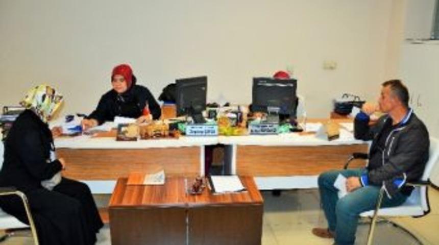 K&ouml;rfez Belediyesi&rsquo;nden &Ouml;ğrencilere Kırtasiye Yardımı