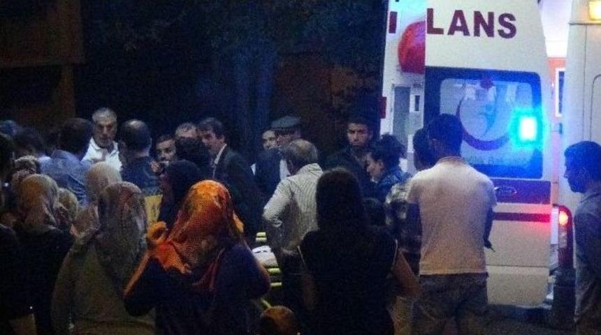 Kızıltepe&rsquo;de Taşlı Sopalı Kavga: 14 Yaralı