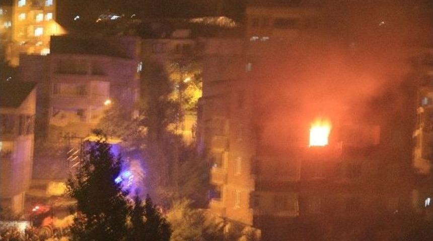 Hakkari&rsquo;de Korkutan Yangın