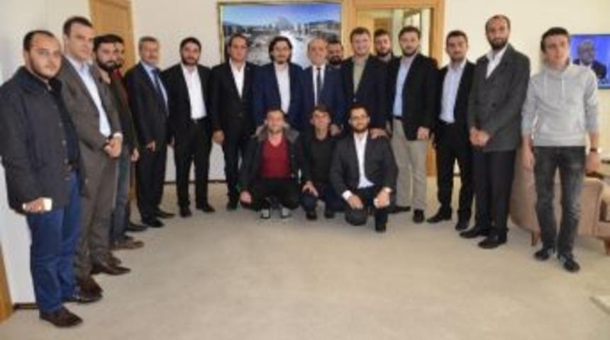 Ak Gen&ccedil;lik&rsquo;ten Başkan Cavit &Ouml;zt&uuml;rk&rsquo;e Ziyaret