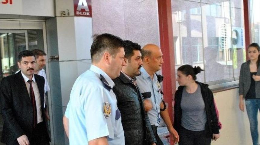 İşten &Ccedil;ıkarılınca Hastanenin &Ccedil;atısına &Ccedil;ıktı