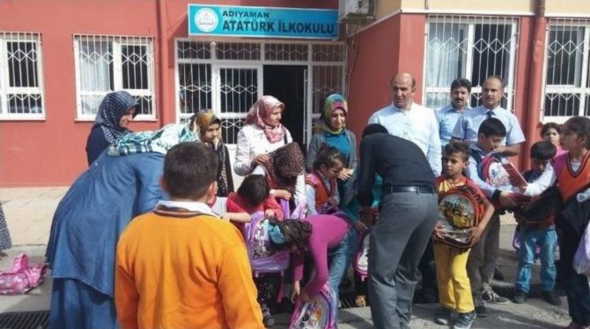 Eğitim-bir-sen&rsquo;den Suriyeli &Ouml;ğrencilere Eğitim Yardımı