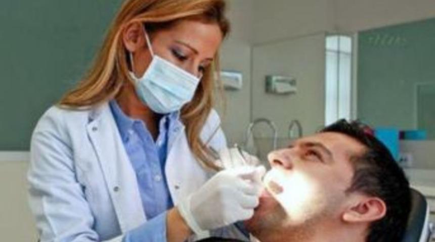 Dişlerinizin Sararmasını &Ouml;nlemek İ&ccedil;in Bunları Yapın