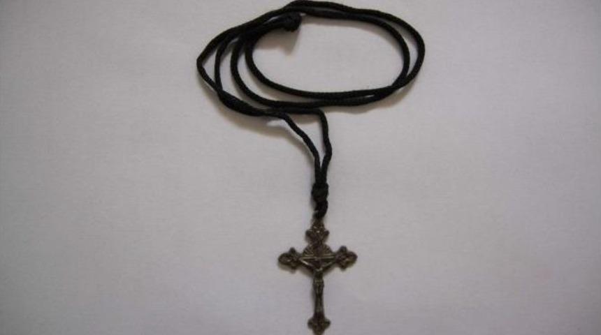 Ter&ouml;r &Ouml;rg&uuml;t&uuml;ne Ait M&uuml;himmat İ&ccedil;inden Ha&ccedil; Kolye &Ccedil;ıktı