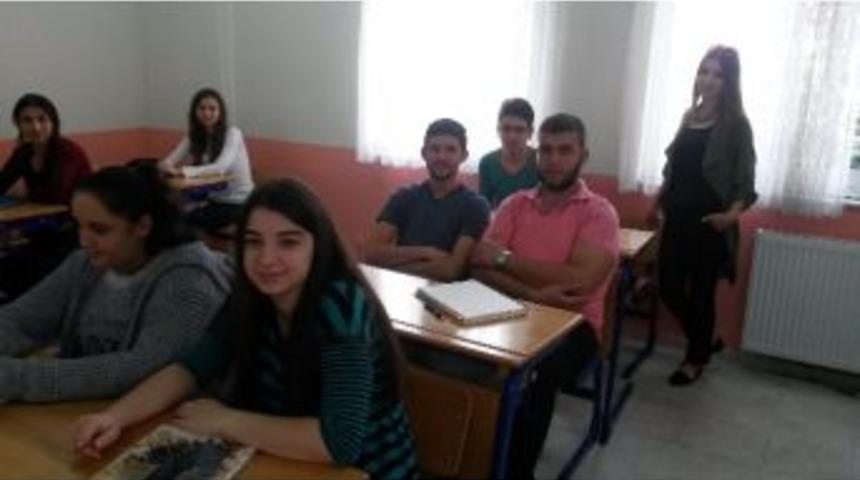 Akhisar Halk Eğitim &Uuml;niversiteye Hazırlıyor