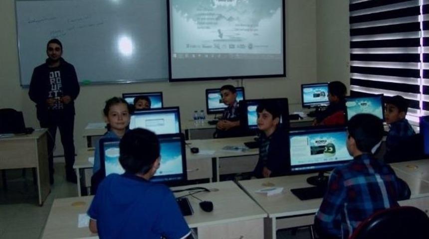 Elazığ&rsquo;da &Ccedil;ocuklar Kendi Oyunlarını Kendi Programlayacak