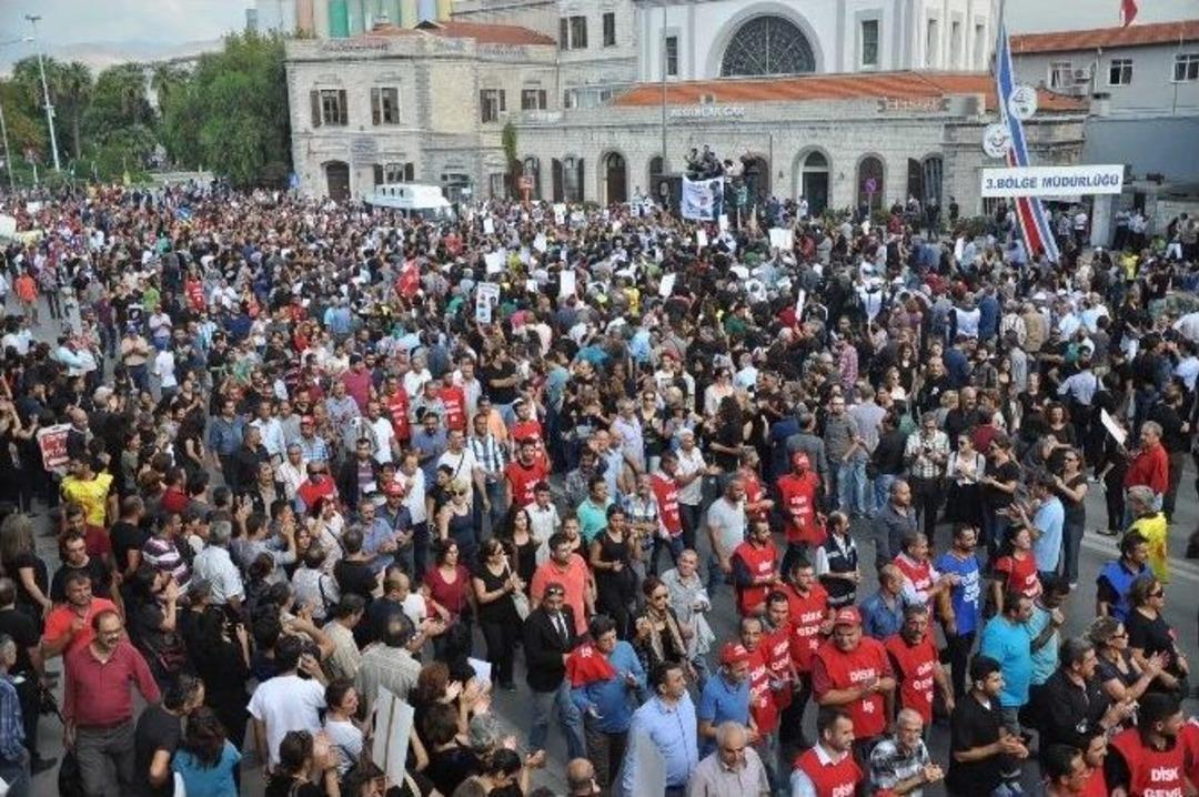 Ankara&rsquo;daki Patlamada &Ouml;lenler İ&ccedil;in Gar&rsquo;da Anma