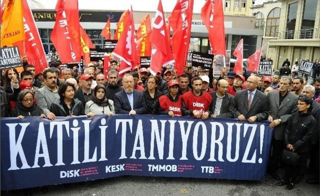 Sirkeci&rsquo;den Beyazıt&rsquo;a Y&uuml;r&uuml;mek İsteyen Gruba Polis İzin Vermedi