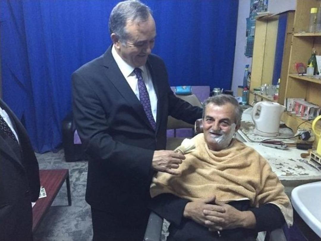 Mhp&rsquo;li Vekil Zeytin Topladı, Tıraş Etti