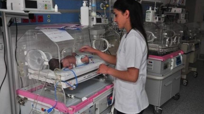 Bitlis&rsquo;te Yeni Doğan Yoğun Bakım &Uuml;nitesi A&ccedil;ıldı