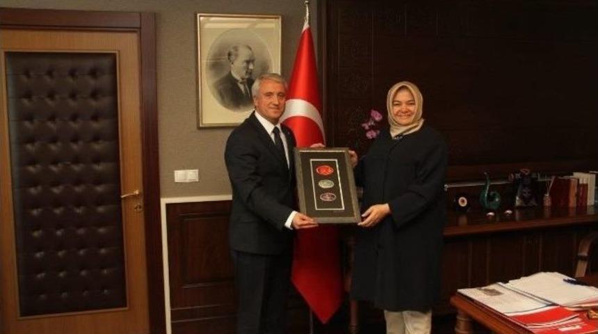 Rekt&ouml;r G&uuml;ndoğan&rsquo;dan Aile Ve Sosyal Politikalar Bakanı G&uuml;rcan&rsquo;a Ziyaret