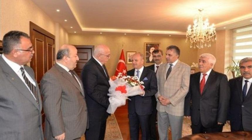İl M&uuml;ft&uuml;s&uuml; Melek, Vali &Ccedil;akacak&rsquo;ı Ziyaret Etti