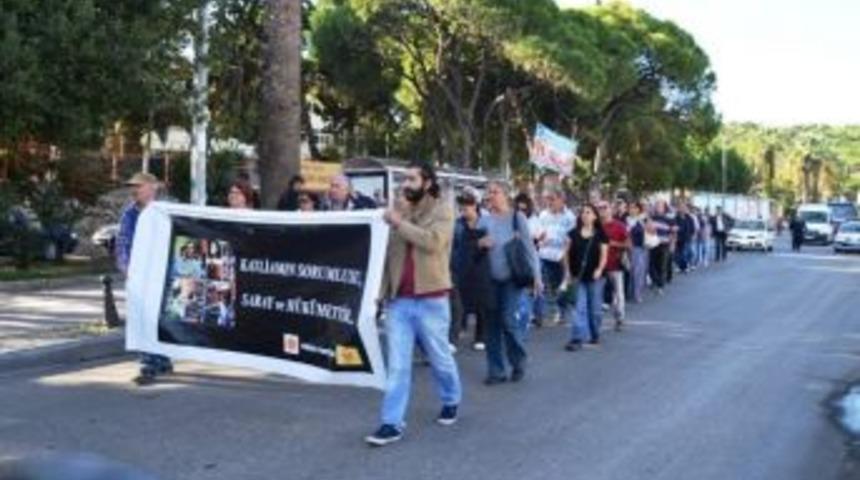 Ayvalık&rsquo;ta Başkentteki Ter&ouml;r Saldırısına Tepki Y&uuml;r&uuml;y&uuml;ş&uuml;