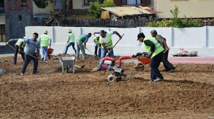 Yeşilyurt Belediyesi, 45 Park &Ccedil;alışması Ger&ccedil;ekleştirdi