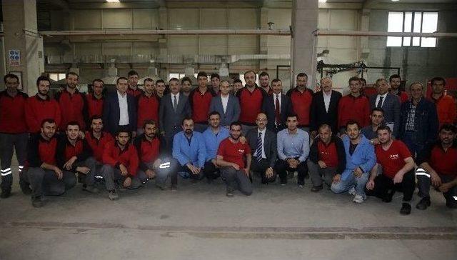 Bakan Çağatay Kılıç, Forklift Kullandı