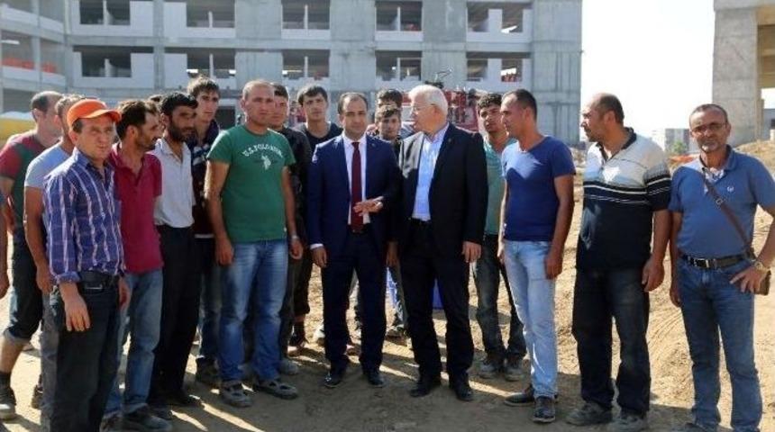 Toplu İntihara Kalkışan İş&ccedil;ilerin Y&uuml;z&uuml; G&uuml;ld&uuml;