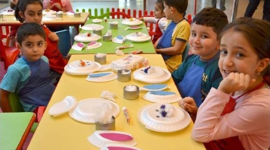 Sevimli Tavşanlar Piazza&rsquo;yı Şenlendirdi