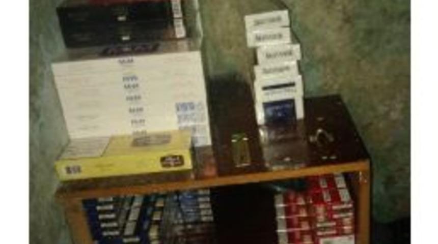 Ka&ccedil;ak Sigara Ve Silah Ele Ge&ccedil;ti