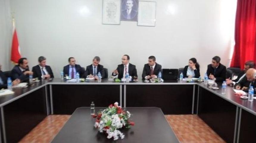 Kaymakam B&ouml;l&uuml;kbaşı Okul M&uuml;d&uuml;rleri İle Bir Araya Geldi