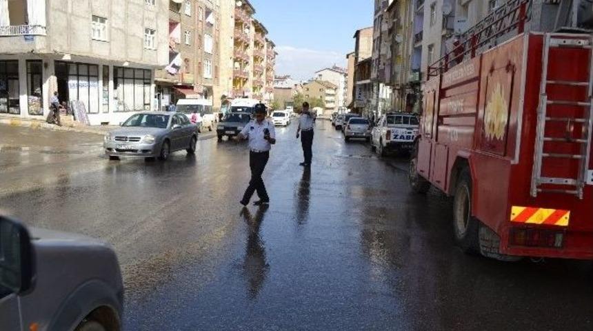 Muş Belediyesi&rsquo;nden Yol Yıkama &Ccedil;alışması