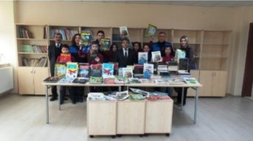 Kanka Polis K&uuml;t&uuml;phanesine B&uuml;y&uuml;k İlgi