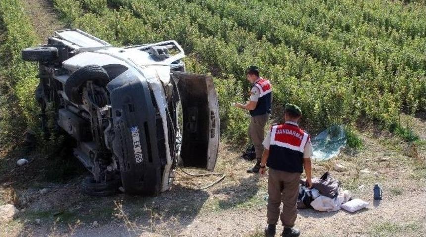 Kontrolden Çıkan Kamyonet Takla Attı: 5 Yaralı