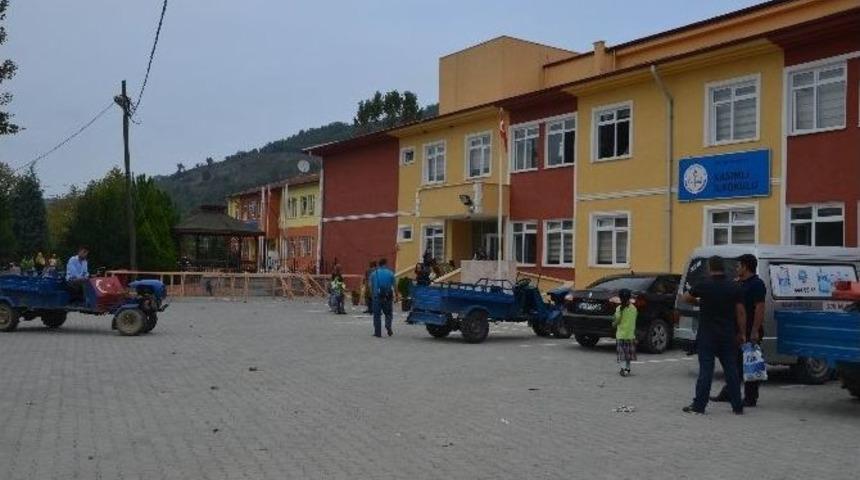 İlk Ve Ortaokul &Ouml;ğrencilerin Taşıma Sorunu &Ccedil;&ouml;z&uuml;ld&uuml;