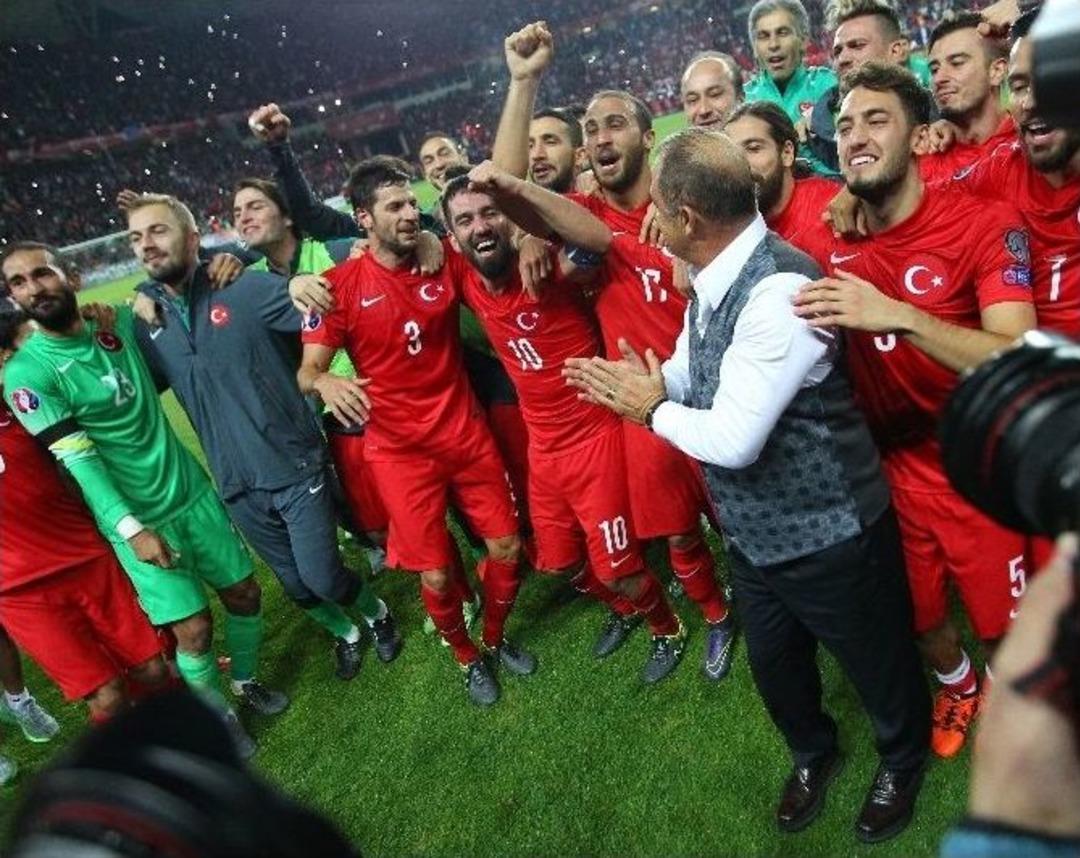 Milliler Zaferi B&ouml;yle Kutladı