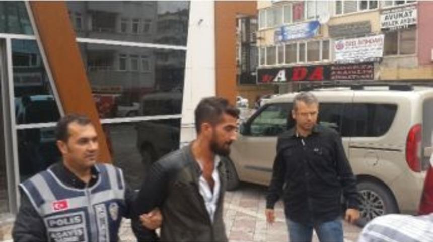 Kafe Kurşunlayan Zanlı Adliyeye Sevk Edildi