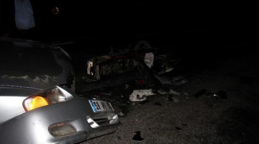 Motosiklet İle Otomobil &Ccedil;arpıştı: 2 Yaralı