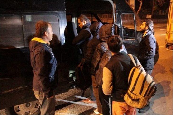 Afgan Mülteciler Avrupa’ya Gitmek İsterken Yakalandı G2