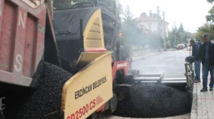 Cumhuriyet Mahallesinde Asfalt &Ccedil;alışmaları Başladı