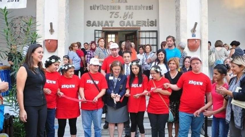 Zihinsel Engelli &Ccedil;ocuklar Yararına Sergi