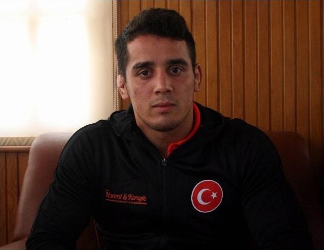 (&ouml;zel Haber) İşitme Engelli Milli G&uuml;reş&ccedil;i Avrupayı Fethetti