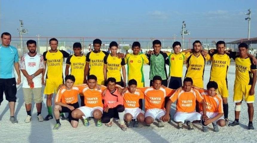 &Ccedil;adır Kentte Futbol Turnuvaları Başladı