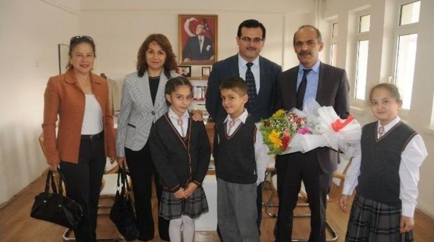 Niğde Belediyesinden, Behzat Ecemiş İlkokulu Bah&ccedil;esine Kilitli Parke Taşı D&ouml;şedi