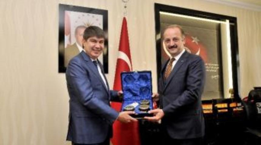 Antalya B&uuml;y&uuml;kşehir Belediye Başkanı Menderes T&uuml;rel&rsquo;den Akg&uuml;l&rsquo;e Ziyaret