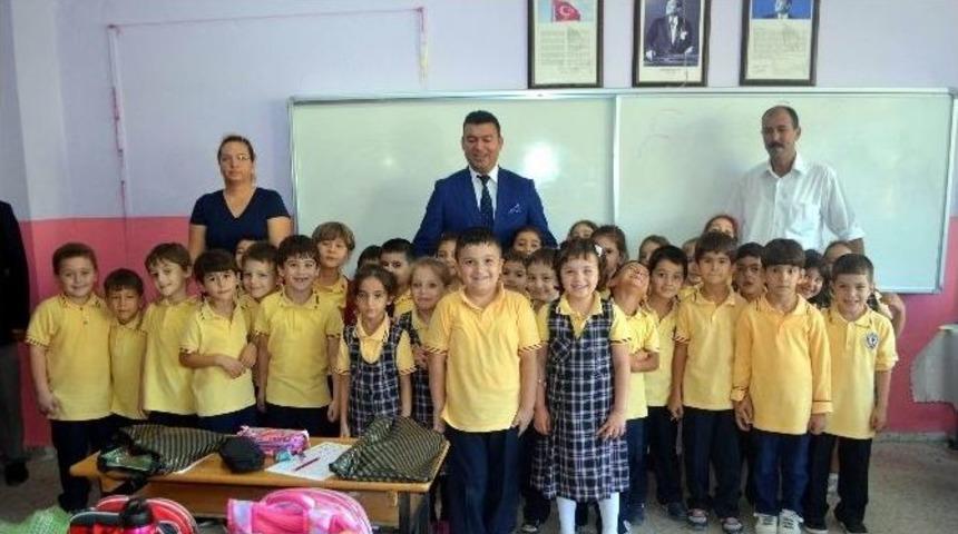 Başkan Akın&rsquo;dan &Ouml;ğrencilere Kırtasiye Desteği