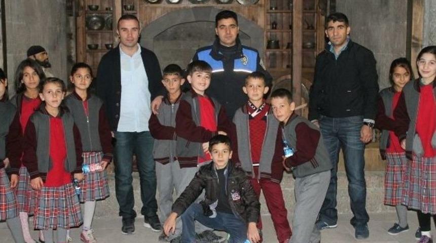 &Ouml;ğrencilere Tarih Gezisi