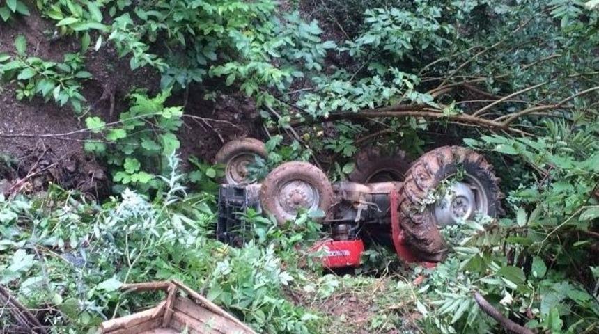 U&ccedil;uruma Yuvarlanan Trakt&ouml;rden Atlayarak Kurtuldu