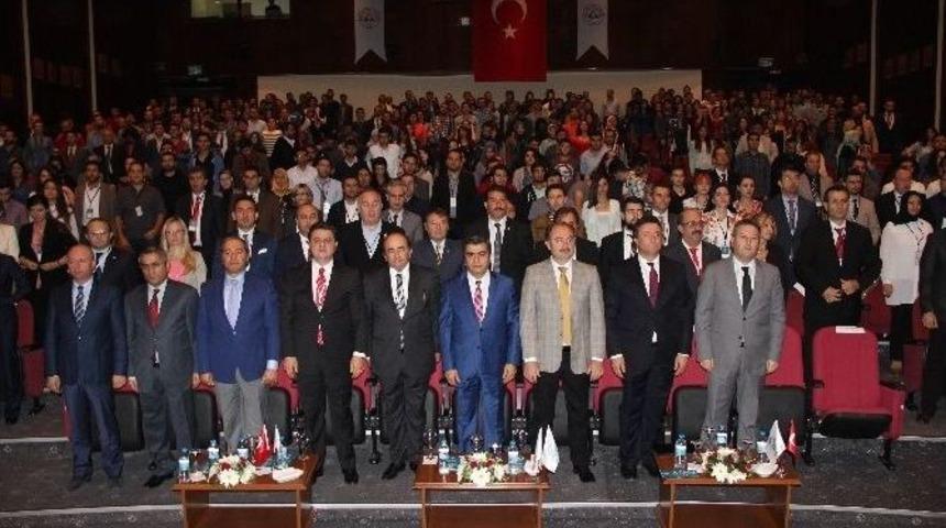 Erciyes M&uuml;kemmellik Zirvesi Ger&ccedil;ekleştirildi