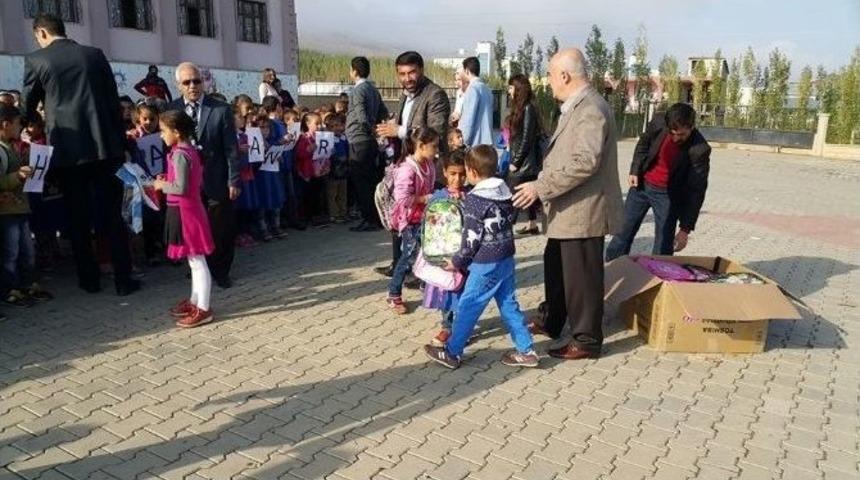 Chp&rsquo;den &Ouml;ğrencilere Kırtasiye Desteği