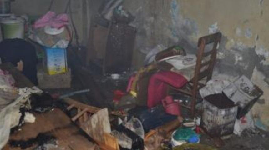 Adıyaman&rsquo;da Terk Edilmiş Evde Yangın